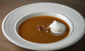 Cappuccino van Oosterschelde kreeft met Armagnac.